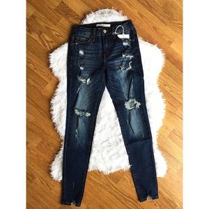 DISTRESSED KANCAN SKINNIES💕💕